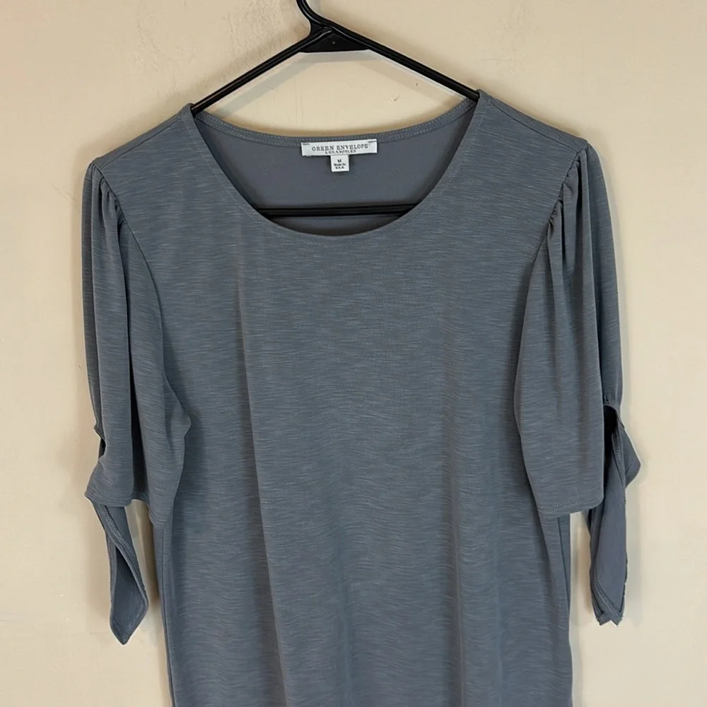 Green Envelope Gray Top with Tie Sleeves Size Medium